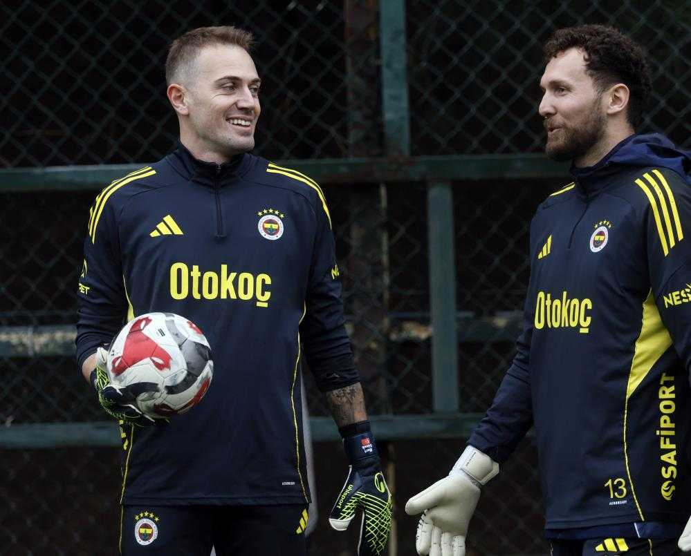 fenerbahcede kaleci krizi takim disi ihtimali gundemde 2