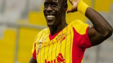 fenerbahcede stoper mesaisi 4 yildiz listede PEJcXOUW