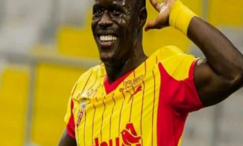 fenerbahcede stoper mesaisi 4 yildiz listede PEJcXOUW