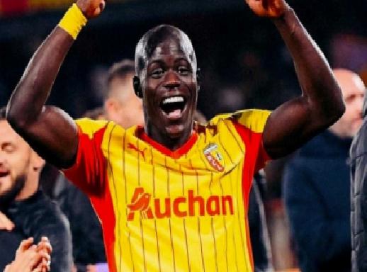 fenerbahcede stoper mesaisi sarr 3 yildiz listede 3 RKUVk3lT