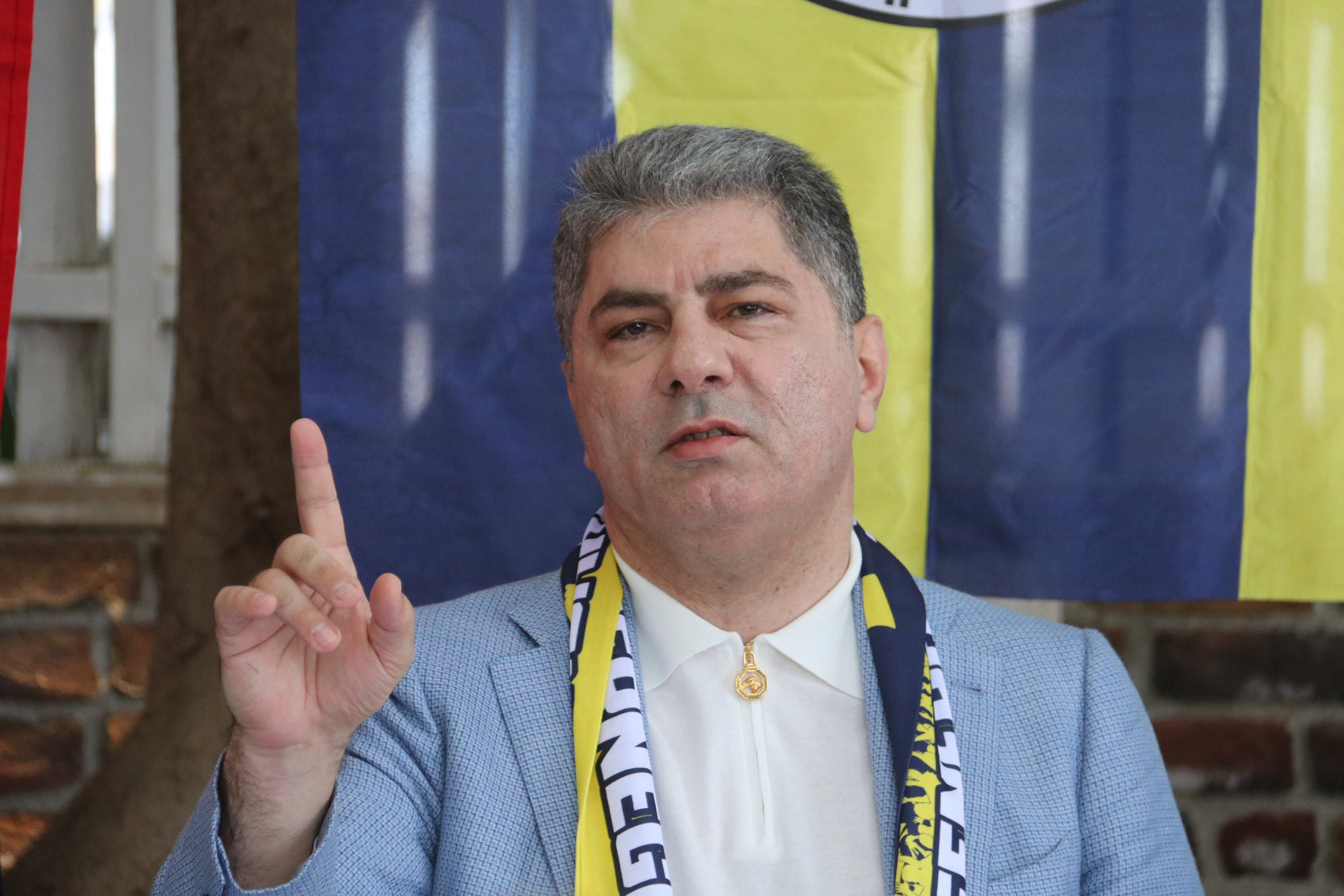 Fenerbahçe'den savunmaya Hollandalı 'kupa canavarı' Oosterwolde'nin akabinde... 3 fenerbahceden savunmaya hollandali kupa canavari oosterwoldenin akabinde 1 bU9QZ9af