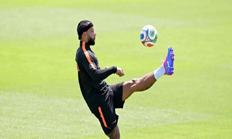 Fenerbahçe'den transferde Memphis Depay bombası! 1 fenerbahceden transferde memphis depay bombasi ffHXVkJY