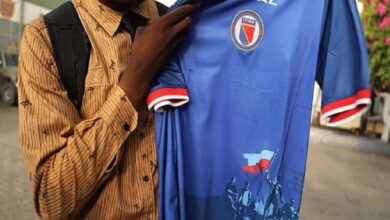 FIFA "siyasi" buldu, Haiti forma tasarımını değiştirdi 6 fifa siyasi buldu haiti forma tasarimini degistirdi SApydCmc