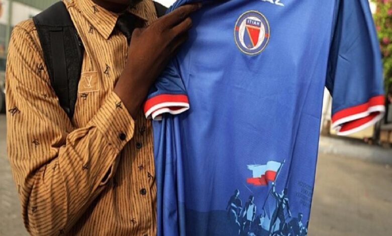 FIFA "siyasi" buldu, Haiti forma tasarımını değiştirdi 1 fifa siyasi buldu haiti forma tasarimini degistirdi SApydCmc