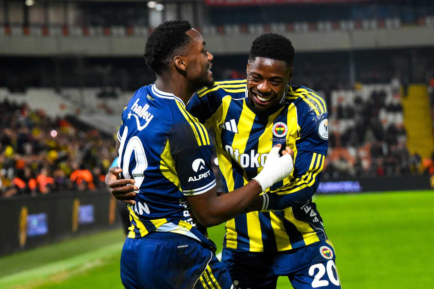 galatasaray transfer haberi okan buruktan jhon duran karari telefonda gorustuler ve 5 rfKcsybT