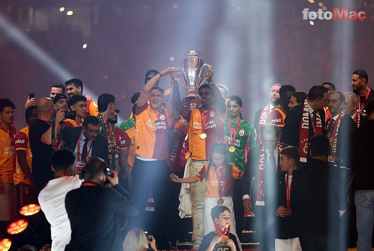galatasarayda okan buruk ile dursun ozbek ortasinda kritik toplanti 0 lDLfN2PD