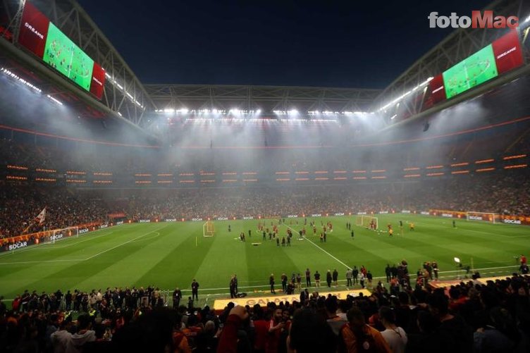 galatasarayda okan buruk ile dursun ozbek ortasinda kritik toplanti 9