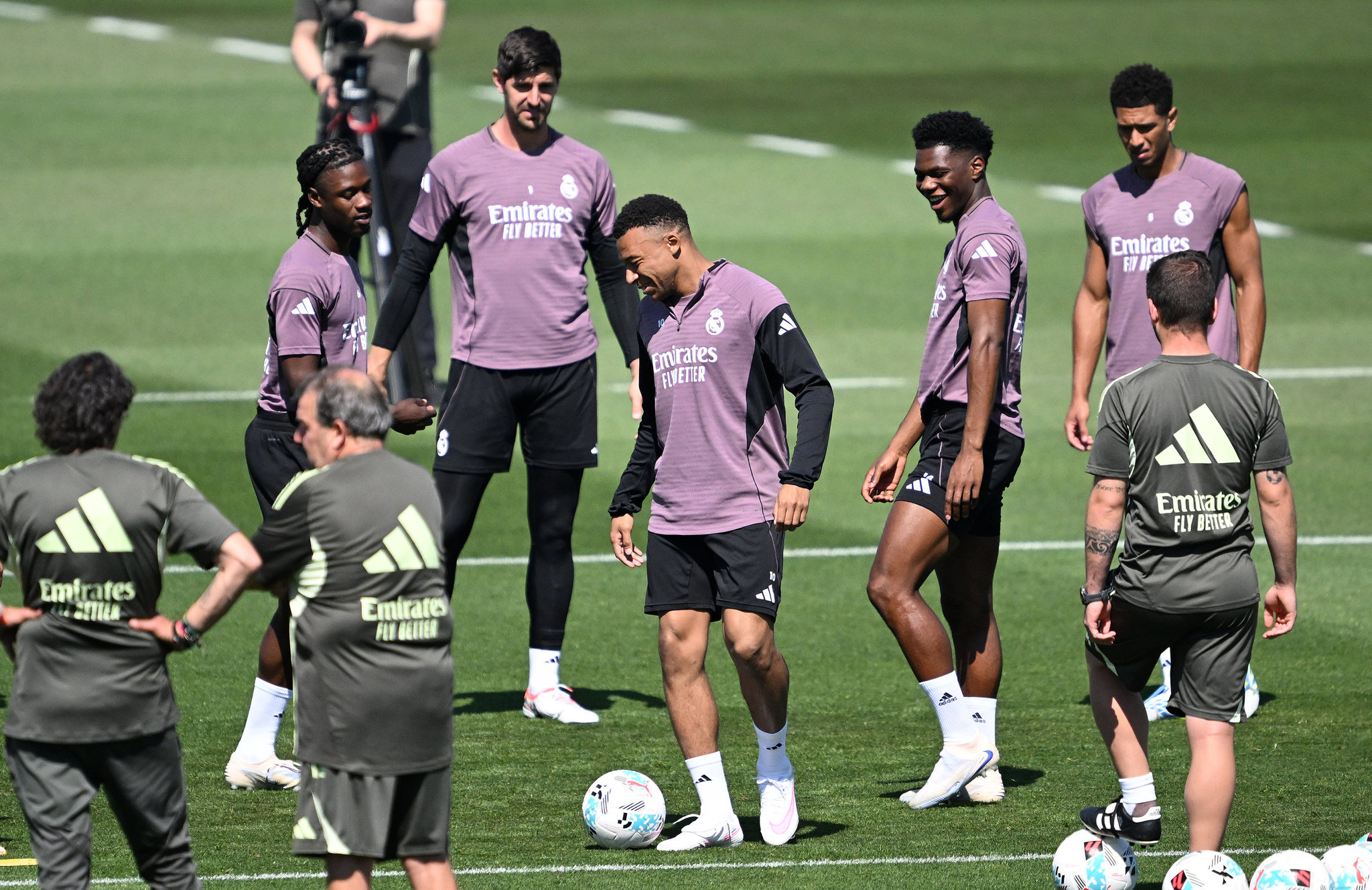 galatasaraydan camavinga operasyonu transferde mourinho ayrintisi 0 j2Neq2Sj