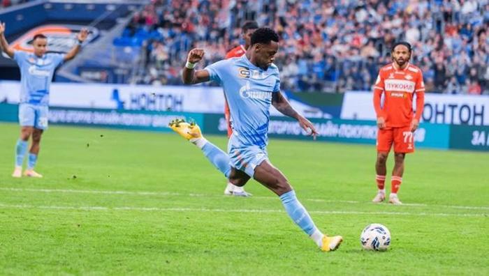 Galatasaray'dan Jhon Duran'a transfer şartı! Maaşı da belirli oldu: Onayı bekliyor 8 galatasaraydan jhon durana transfer sarti maasi da belirli oldu onayi bekliyor 1 OHJhlzIW