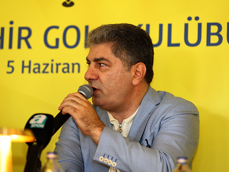 Hakan Safi transfer muştusunu verdi! 3. bombayı açıklıyor 6 hakan safi transfer mustusunu verdi 3 bombayi acikliyor 4 kQXhz6yz
