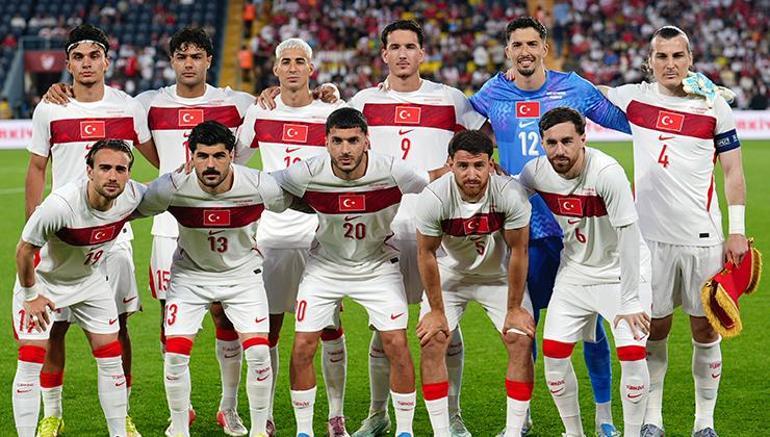 'Hayal kurduran kadro!' Türkiye-Kuzey Makedonya maçı sonrası çarpıcı kelamlar... 3 hayal kurduran kadro turkiye kuzey makedonya maci sonrasi carpici kelamlar 1 4NGpEHVN