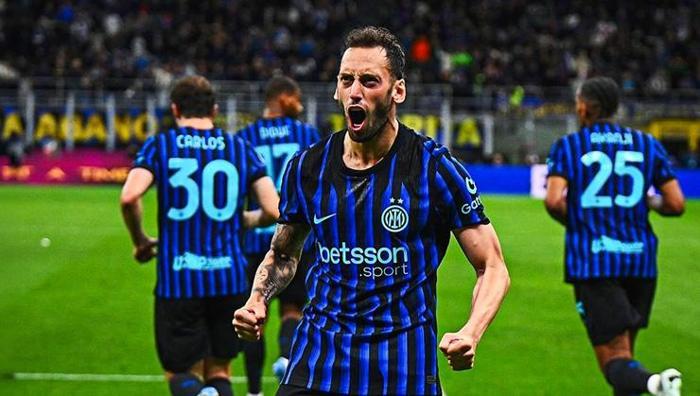 Inter'den Hakan Safi'ye Hakan Çalhanoğlu cevabı! Piero Ausilio'dan transfer açıklaması geldi 7 interden hakan safiye hakan calhanoglu cevabi piero ausiliodan transfer aciklamasi geldi 0 mll5HEgB