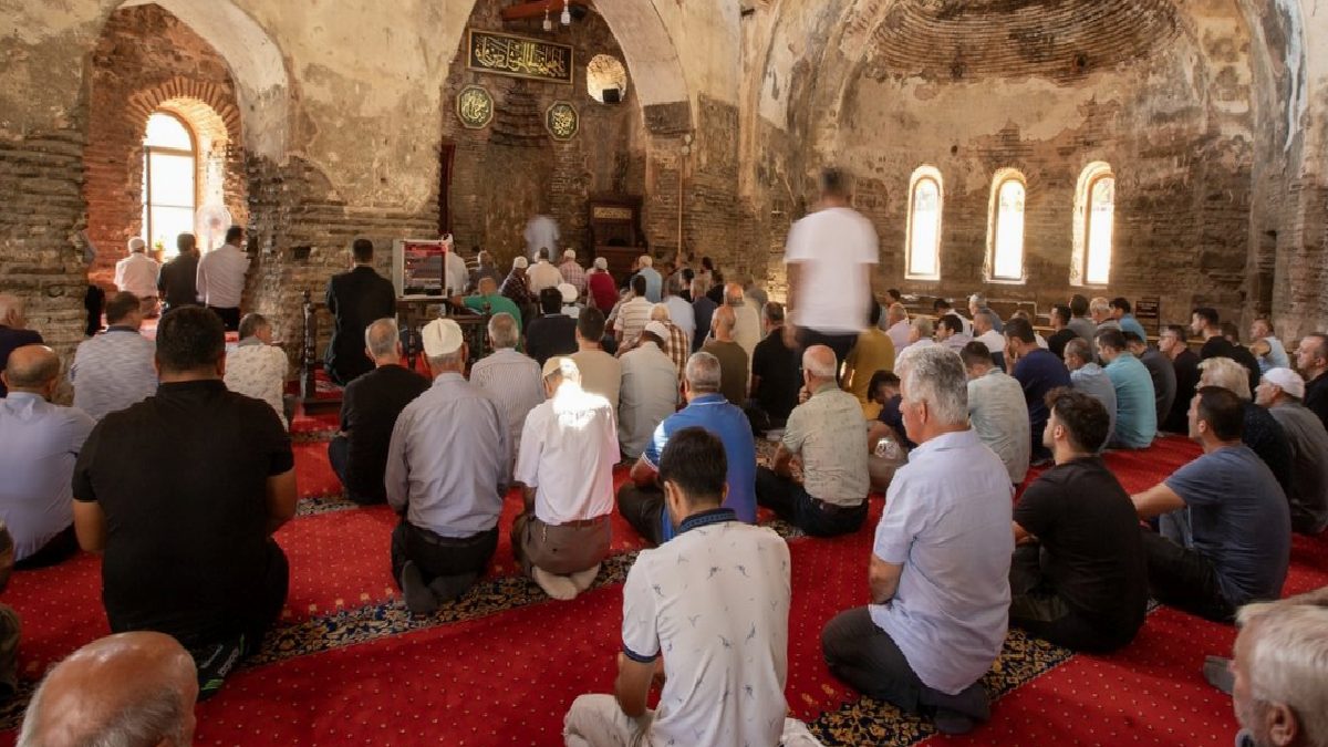 İstanbul cuma namazı saat kaçta? 26 Haziran | İlçe ilçe cuma namazı saatleri 16 istanbul cuma namazi saat kacta 26 haziran ilce ilce cuma namazi saatleri uKbphyD2
