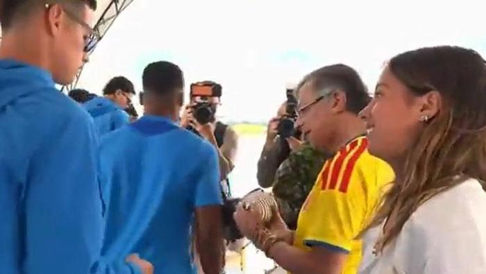 James Rodriguez, Kolombiya Cumhurbaşkanının kızını üzdü! Görmezden geldi... 3 james rodriguez kolombiya cumhurbaskaninin kizini uzdu gormezden geldi 1 UVgiVAvF