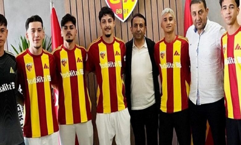 kayserispor 6 futbolcu ile profesyonel mukavele imzalandi GvwMSxjG