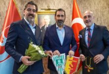 kurucu kuluplerden ziyaret LmliFvQT
