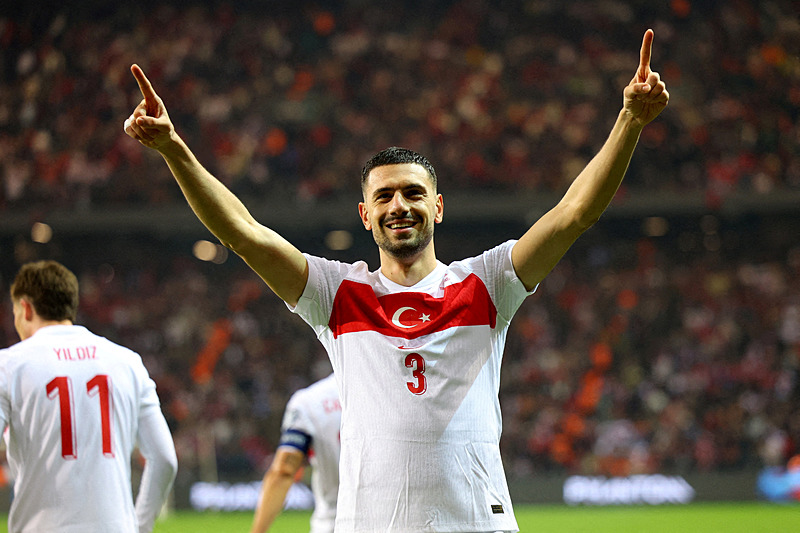 Merih Demiral'dan Fenerbahçe için büyük fedakarlık! Transfer olabilmek için... 7 merih demiraldan fenerbahce icin buyuk fedakarlik transfer olabilmek icin 5 nJqc9yqm