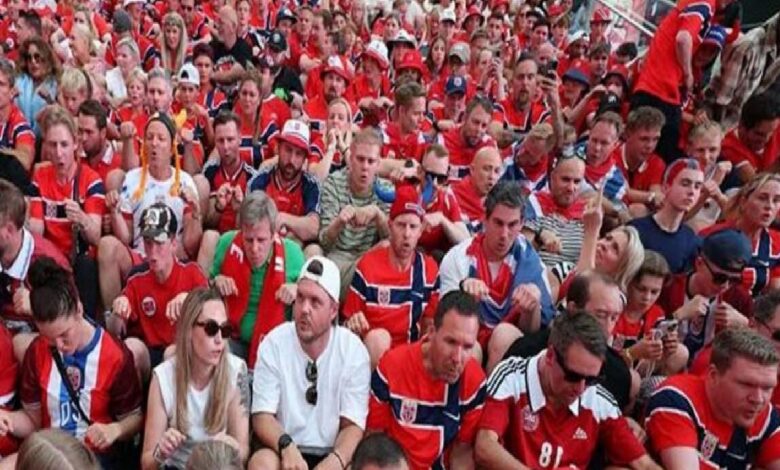 Norveçlilerden, Times Meydanı'nda kürek gösterisi 1 norveclilerden times meydaninda kurek gosterisi I1UqMQFj