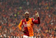 Osimhen için Galatasaray'a dudak uçuklatan teklif! Cimbom'un transfer kararı... 20 osimhen icin galatasaraya dudak ucuklatan teklif cimbomun transfer karari CjCm7NZl