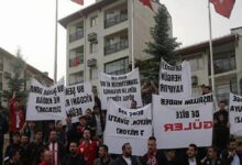 Sivasspor için taraftarlardan birlik çağrısı! Pankartlarla geldiler... 12 sivasspor icin taraftarlardan birlik cagrisi pankartlarla geldiler PQzEQjT7