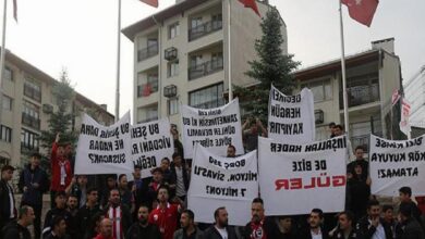 Sivasspor için taraftarlardan birlik çağrısı! Pankartlarla geldiler... 4 sivasspor icin taraftarlardan birlik cagrisi pankartlarla geldiler PQzEQjT7