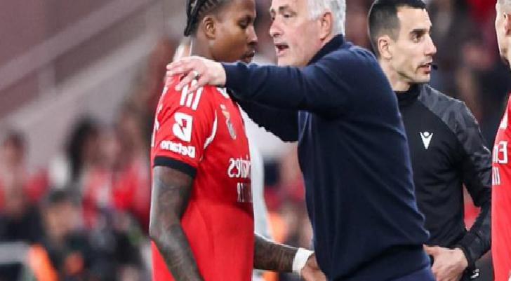 Trabzonsporlu Cabral'dan Mourinho'ya övgü! "Tarihin en iyilerinden" 1 trabzonsporlu cabraldan mourinhoya ovgu tarihin en iyilerinden paTifYZW