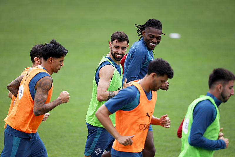 transfer haberi galatasaray rafael leao ile mutabakat sagladi iste mukavele kurallari 5 Ys3BHqlL