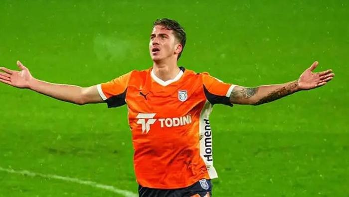 Ulusal oyuncu Galatasaray'a kaide koştu! Transfer görüşmeleri tıkandı 5 ulusal oyuncu galatasaraya kaide kostu transfer gorusmeleri tikandi 3 4ugwYPXm
