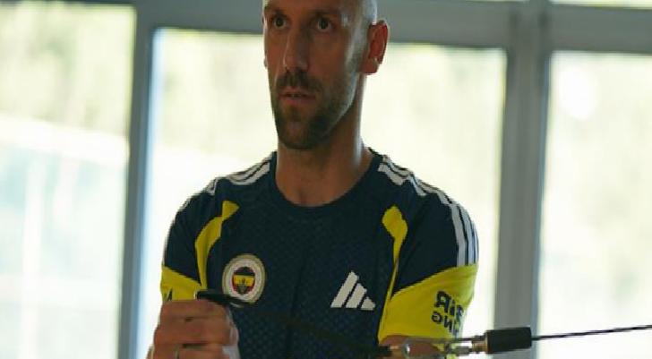 Vedat Muriqi, bireysel çalışmalara başladı. 1 vedat muriqi bireysel calismalara basladi nTakbukG