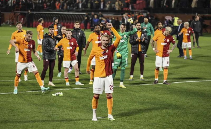 victor nelssona muhtesem ligden surpriz talip 1 B7B1L8bk