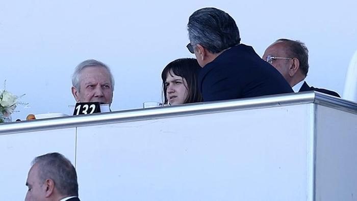100 gazi kosusuna spor dunyasi akin etti aziz yildirim ve serdal adali yan yana HTAUmF3u