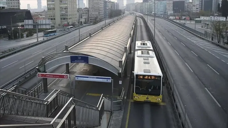 15 Temmuz metrobüs seferleri devam ediyor mu? FSM güzergahı! 2 15 temmuz metrobus seferleri devam ediyor mu fsm guzergahi 0 jRQlUgjV