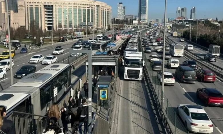 15 Temmuz metrobüs seferleri devam ediyor mu? FSM güzergahı! 1 15 temmuz metrobus seferleri devam ediyor mu fsm guzergahi 4kJSpnBF