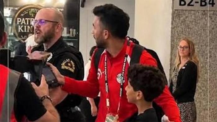 ABD'den bir Dünya Kupası rezaleti daha! Mısır Milli Takımı kafilesine polis şiddeti: Kafa kafaya geldiler 9 abdden bir dunya kupasi rezaleti daha misir milli takimi kafilesine polis siddeti kafa kafaya ekMLA8jj