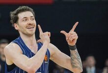 anadolu efeste milli basketbolcu ile yollar ayrildi r7vGNqmw