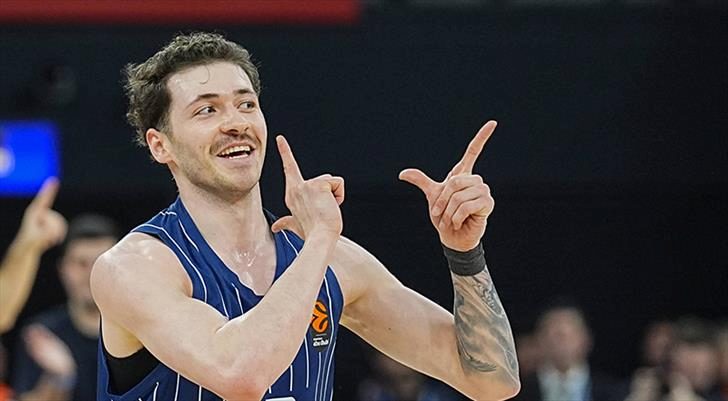 Anadolu Efes'te milli basketbolcu ile yollar ayrıldı 3 anadolu efeste milli basketbolcu ile yollar ayrildi r7vGNqmw