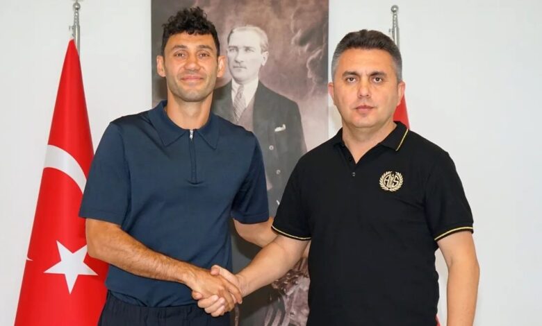Antalyaspor, takım kaptanı Veysel Sarı'nın sözleşmesini 1 yıl uzattı 1 antalyaspor takim kaptani veysel sarinin sozlesmesini 1 yil uzatti qESgTnQR