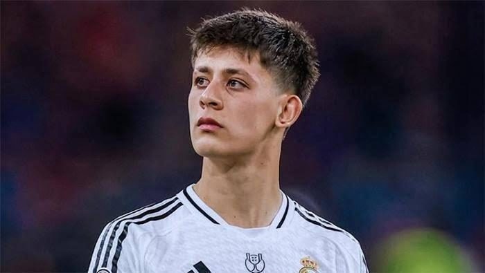 Arda Güler'e Jose Mourinho şoku: 'Baş ağrısı!' Real Madrid'de kriz başladı... 3 arda gulere jose mourinho soku bas agrisi real madridde kriz basladi 1 9kUVdemO