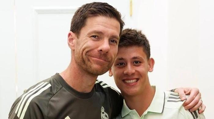 Arda Güler'i sırtından vurdular! Real Madrid'de büyük ihanet... 4 arda guleri sirtindan vurdular real madridde buyuk ihanet 2 wNNuqeIW