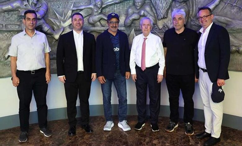 Aziz Yıldırım, Hamdi Ulukaya’yı ağırladı 1 aziz yildirim hamdi ulukayayi agirladi 6S6zw6LJ