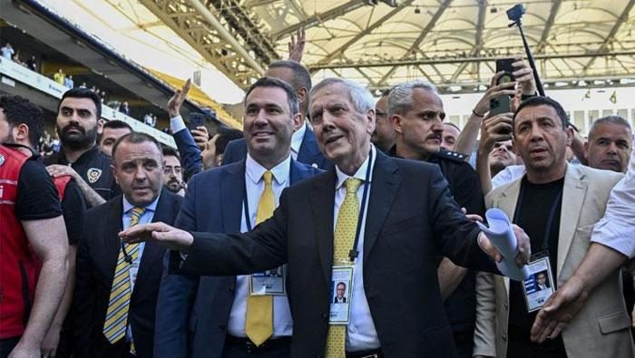 aziz yildirimdan kurmaylarina mesaj iki transfer yetissin 0