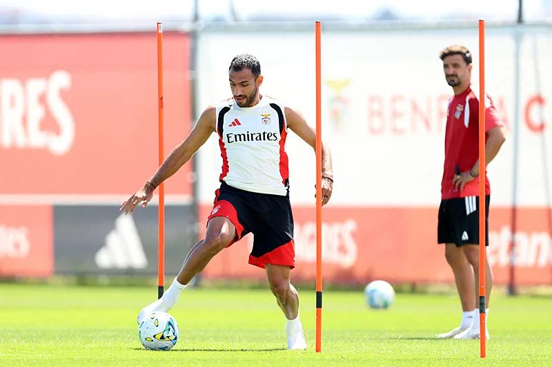 Benfica'dan Pavlidis hakkında resmi açıklama! Fenerbahçe'ye transfer olacak mı? 3 benficadan pavlidis hakkinda resmi aciklama fenerbahceye transfer olacak mi 1