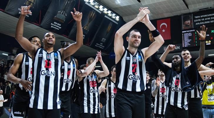 Beşiktaş Basketbol Takımı'nda 4 imza birden! 5 besiktas basketbol takiminda 4 imza birden GkTp1aQl
