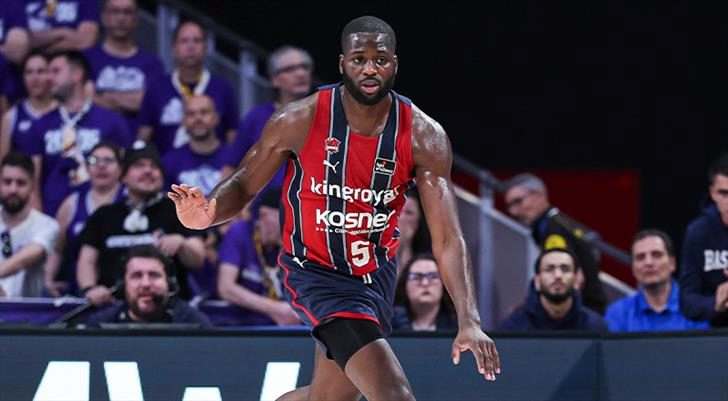 besiktas eugene omoruyiyi kadrosuna katti VUbEkf9H