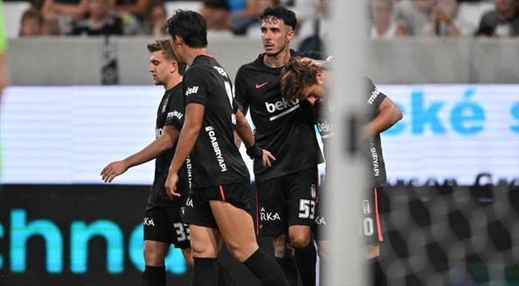 besiktas istanbulda tur icin sahaya cikacak e1tCE2Lk