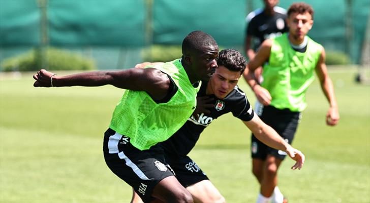 Beşiktaş, Midtjylland maçı hazırlıklarını sürdürdü 1 besiktas midtjylland maci hazirliklarini surdurdu