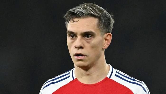 besiktas trossard transferini bitiriyor ingilizler duyurdu mutabakat tamam 4 D4H6L9UJ