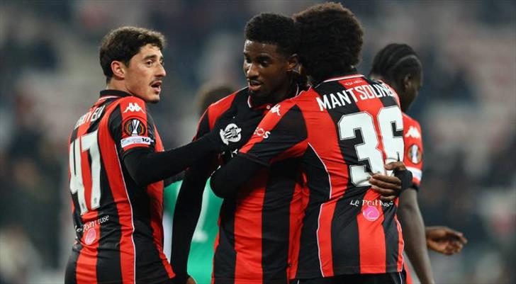 besiktasa surpriz sag kanat yapilan teklifi duyurdular 5DVui46C