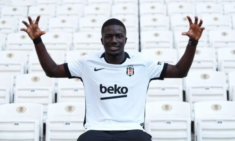 Beşiktaş'ın yeni transferi Kassoum Ouattara, birinci antrenmanına çıktı 1 besiktasin yeni transferi kassoum ouattara birinci antrenmanina cikti z52p8Pg4