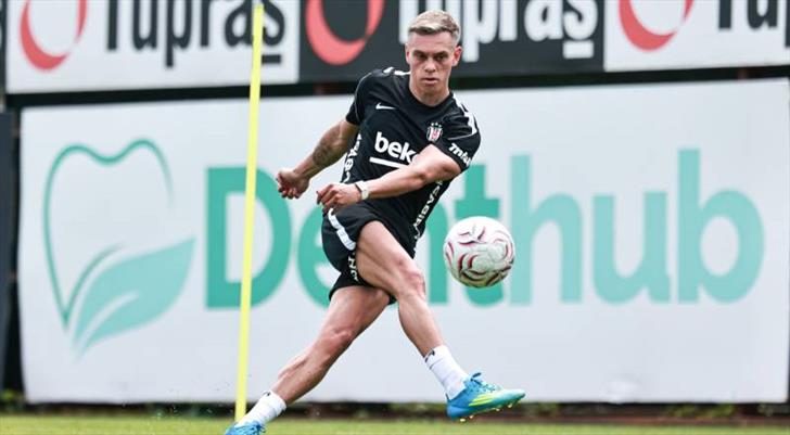 besiktasin yeni yildizi trossard ilk idmanina cikti 1GFBiG4a